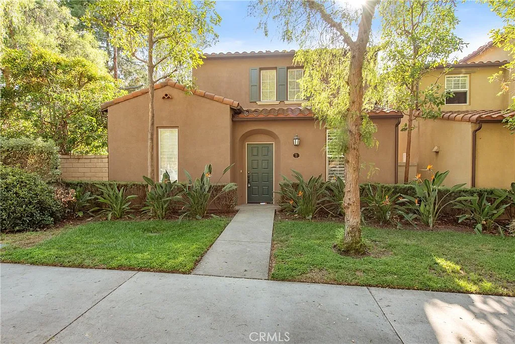 3 bed, 2.5 bath, 1534 sqft, $4,650 — Photo 2