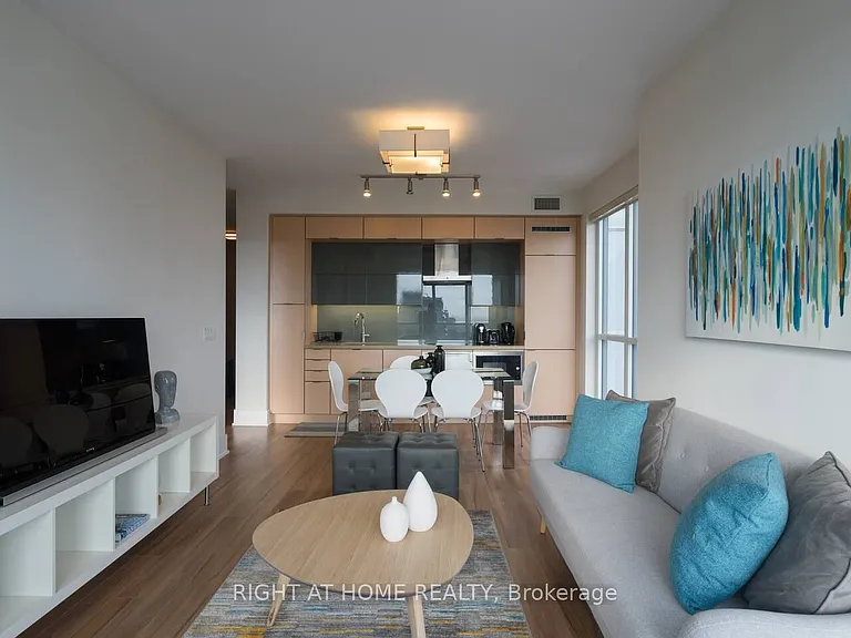 300 Front St W #2512 — Photo 22