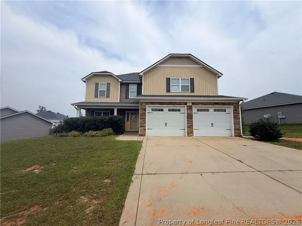 848 Screech Owl Dr, Hope Mills, NC 28348
