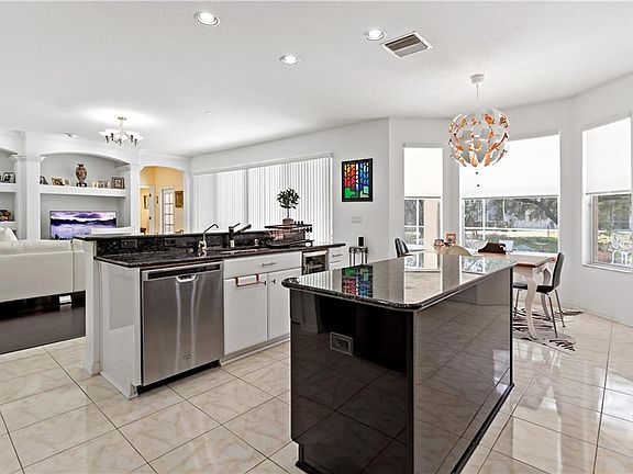 4th image of 10506 Canary Isle Dr