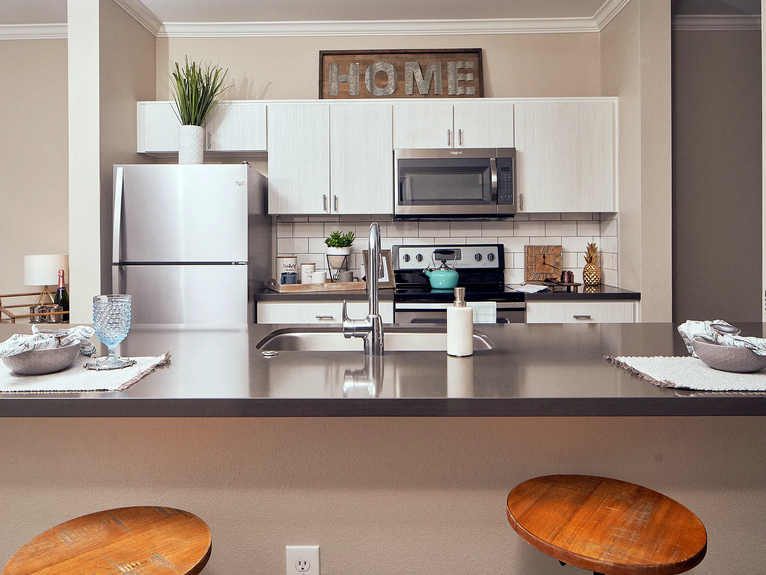 Victoria Arbors Apartment Homes — Photo 2