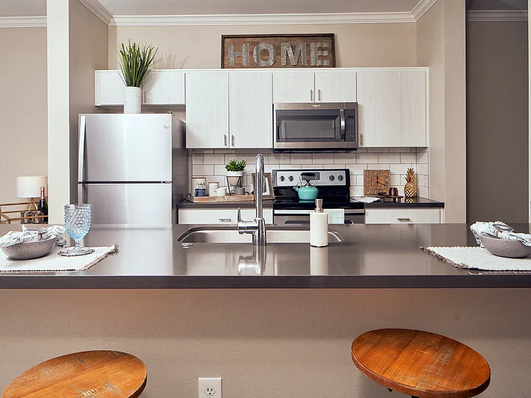 Victoria Arbors Apartment Homes — Photo 2