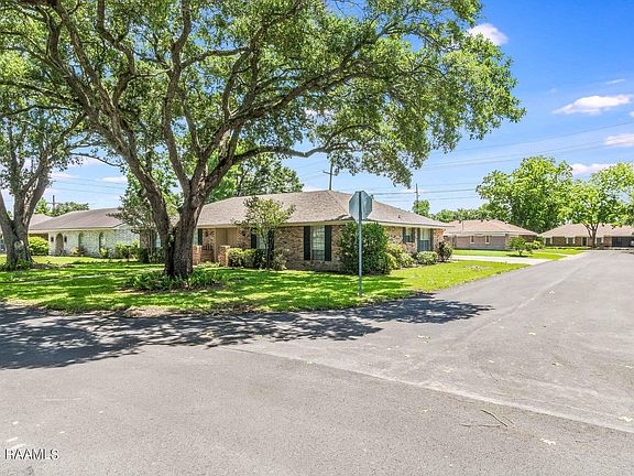 3rd image of 109 Levy Dr