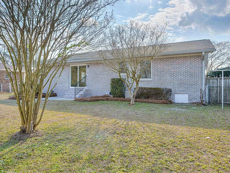 254 Hinman Dr — Photo 30