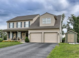 475 N Burberry Ln, Mount Wolf, PA