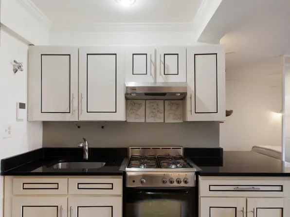 245 Bennett Avenue 5D image 5 of 6