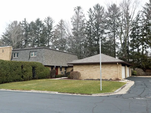 2727 S Lakeshore Dr APT A-4, Saint Joseph, MI 49085