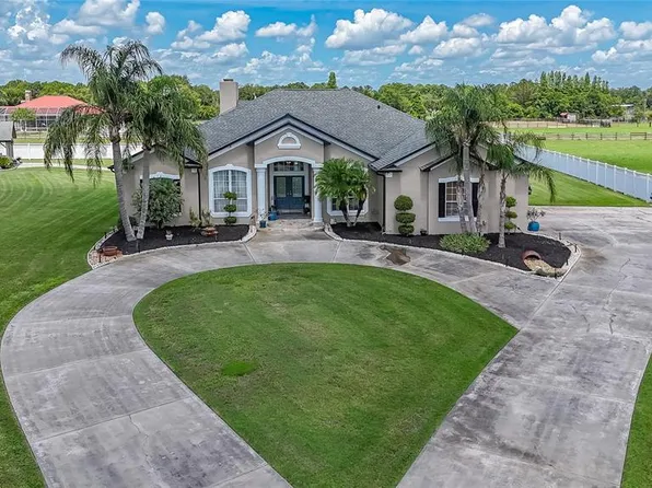 7301 Loghouse Rd, Plant City, FL 33565