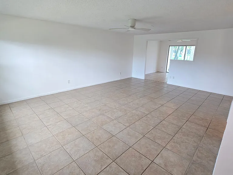 402 Dove Ln #12 — Photo 7