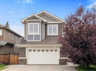 30 Hickory Trl, Spruce Grove, AB T7X 0N6