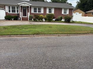 910 Liston Ln, Portsmouth, VA 23701