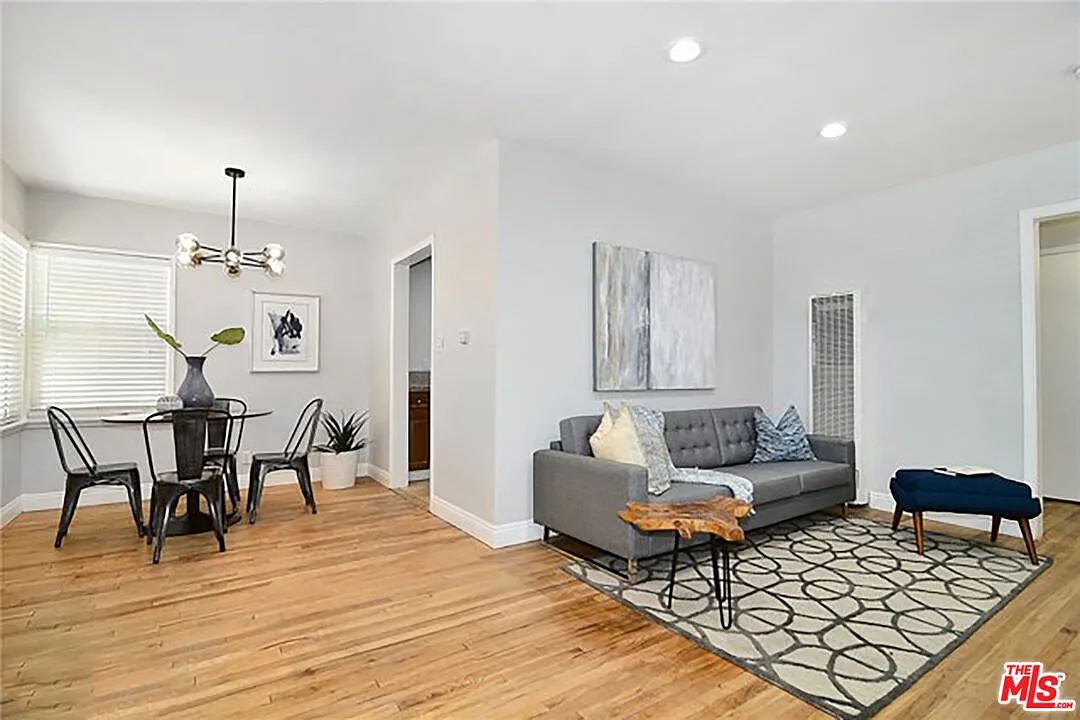 3 bed, 2.0 bath, 1178 sqft, $4,500 — Photo 3