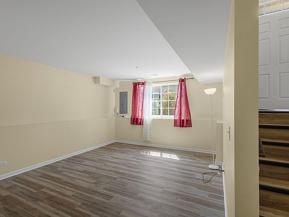 4th image of 1476 Manning Ave