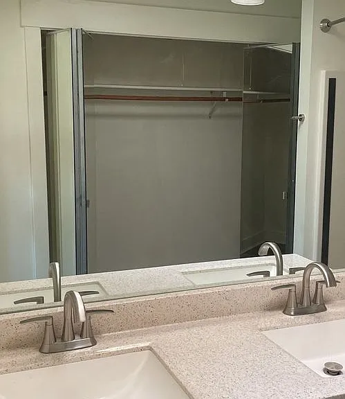 1725 W Koch St #10 — Photo 1