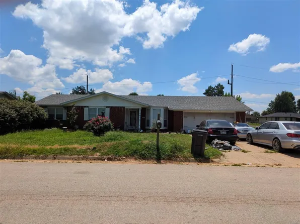 914 W Banz Rd, Rogers, AR 72758