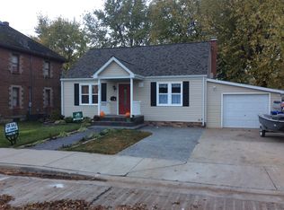 237 N Moore St, Waterloo, IL 62298