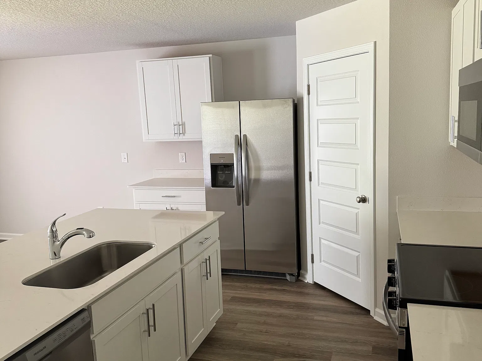 4 bed, 1787 sqft, $2,000 — Photo 2