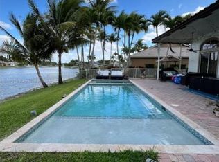 2011 NW 139th Ter, Pembroke Pines, FL 33028