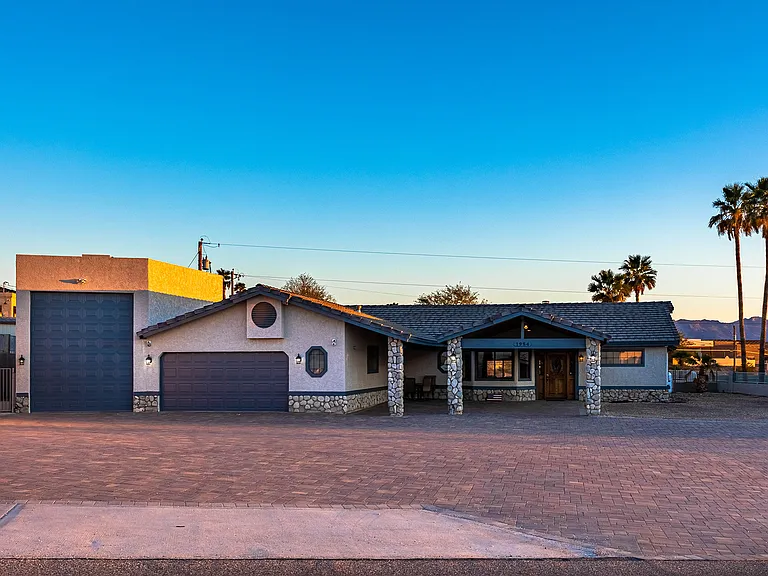 1984 Palo Verde Blvd N — Photo 10