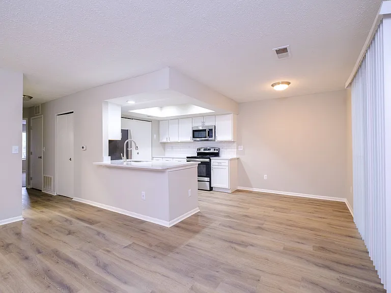 Perimeter Lakes Apartments — Photo 14