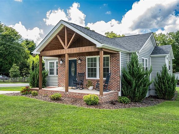 2nd image of 1132 Maiden Ln