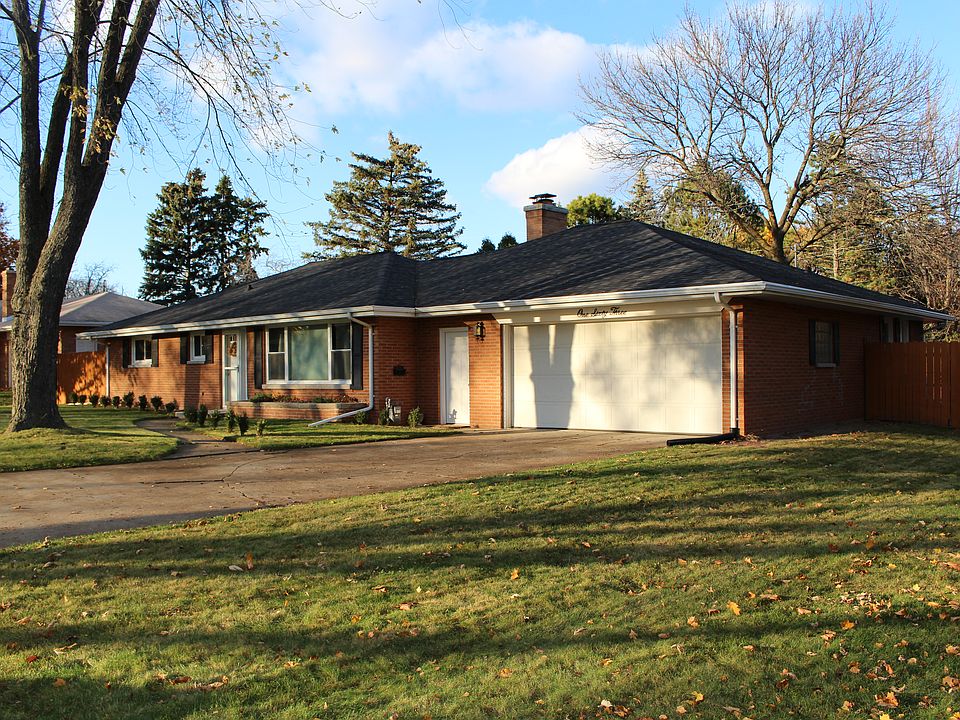 1st image of 163 Hilltop Dr