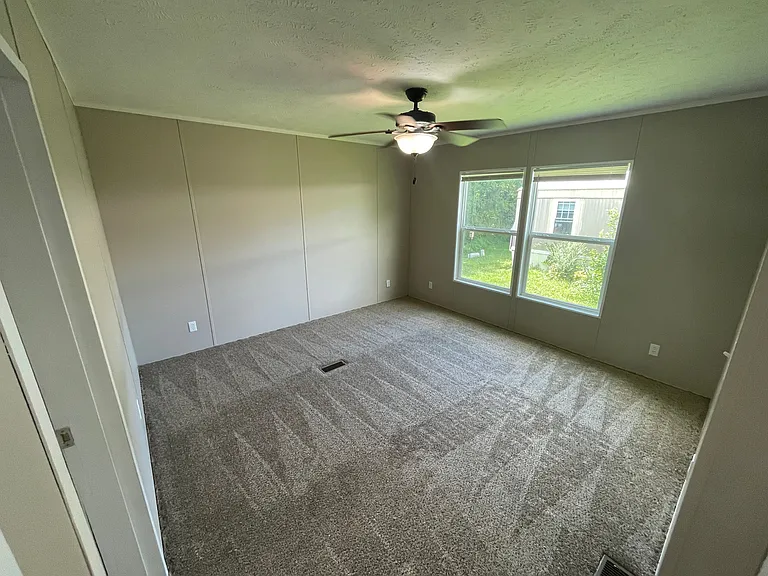 Amherst Ridge — Photo 25