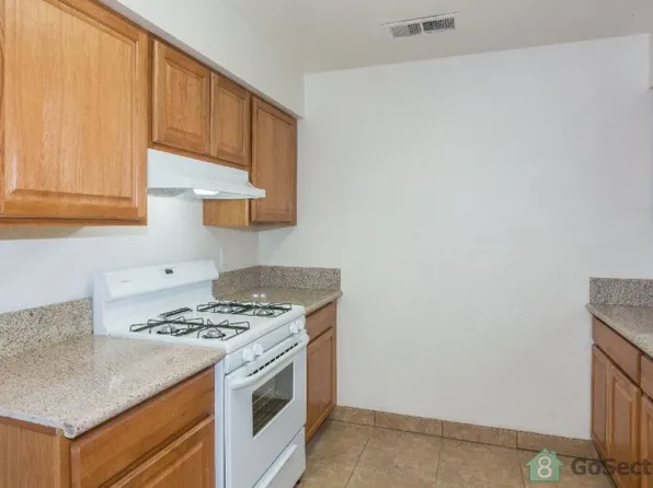 144 N Effie St, Fresno, CA 93701