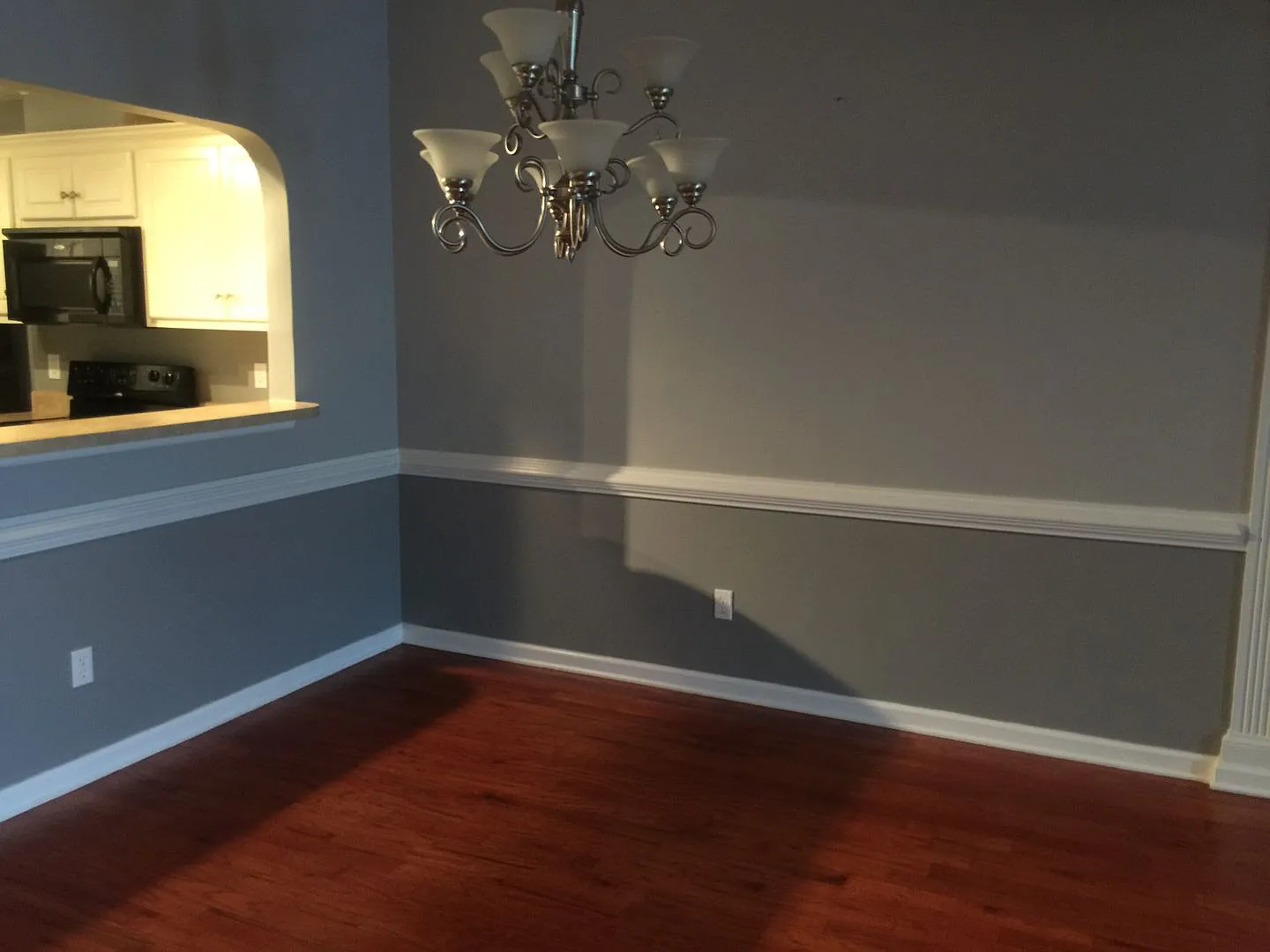 Executive Style Town Home — Photo 3