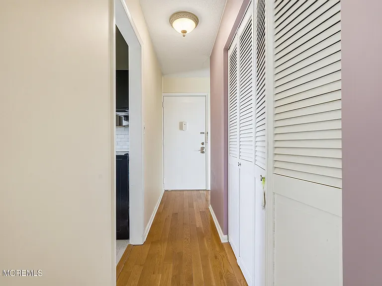 51 Valentine St #6B — Photo 3