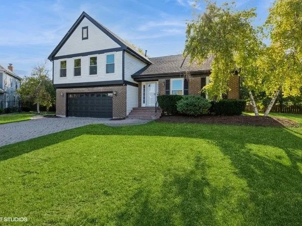 1709 Independence Ct, Mount Prospect, IL 60056