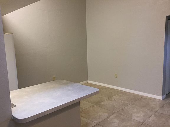 Kitchen/dining space