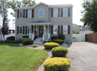 531 Kennedy St, Fall River, MA 02721