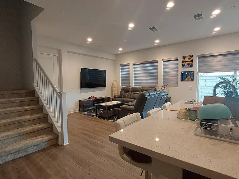 475 Clubhouse Dr — Photo 5