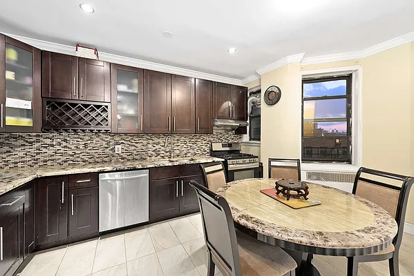 Sold by Compass | media 1