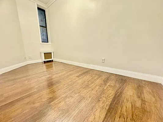 Rented by R New York | media 14