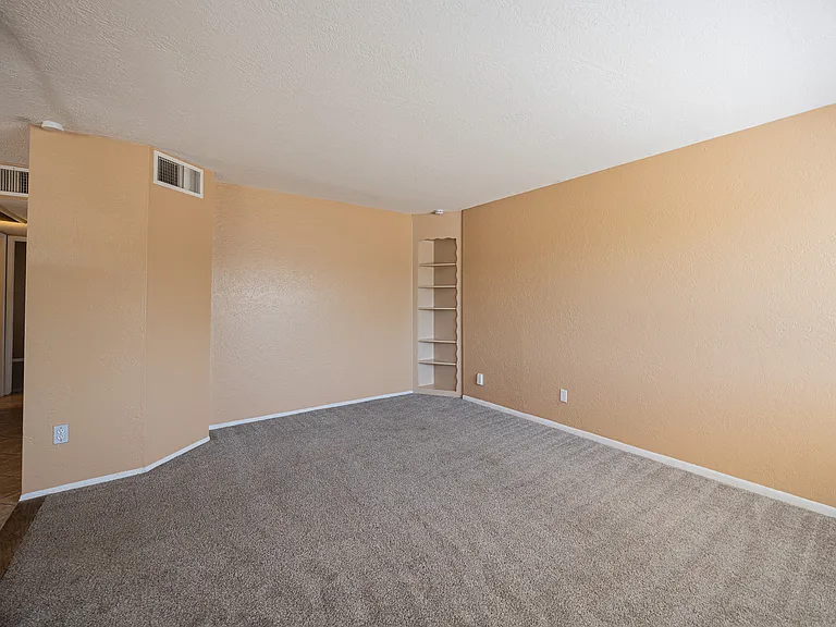 2130 W Cortez St — Photo 5