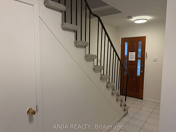 3rd image of 21 Tangmere Cres
