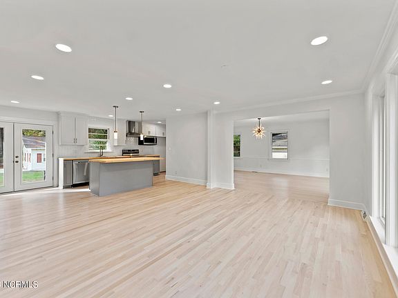 5th image of 612 Avondale Avenue