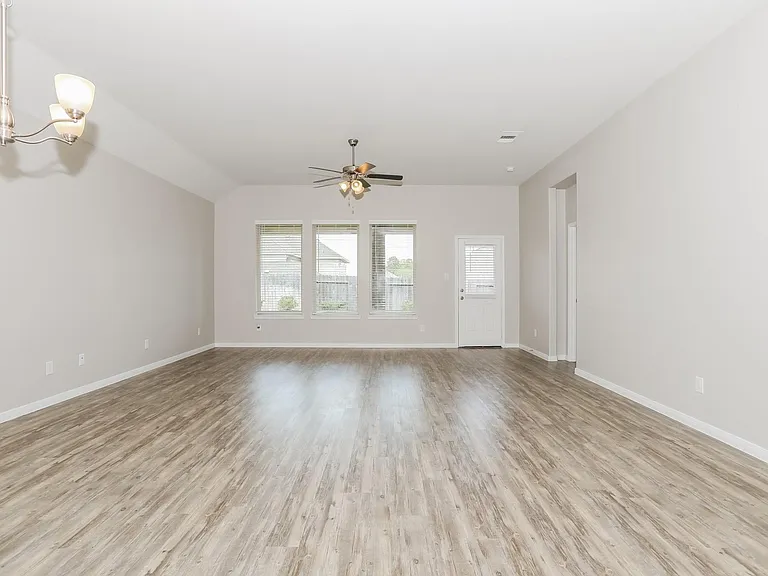 14221 Rainier Peak Xing — Photo 2