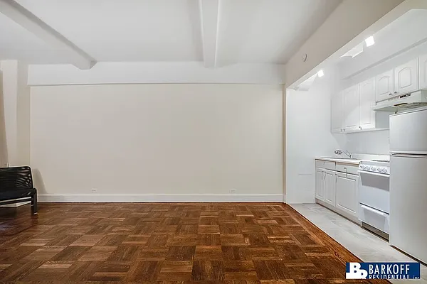 Rented by Barkoff Residential  | media 23