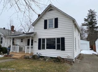 402 S 4th St, Sturgis, MI