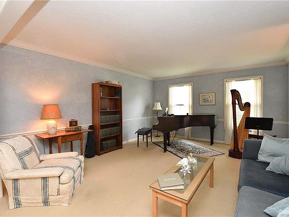 3rd image of 14 Kimberwick Ct
