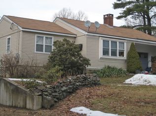 2 Emery Ln, Kittery, ME 03904