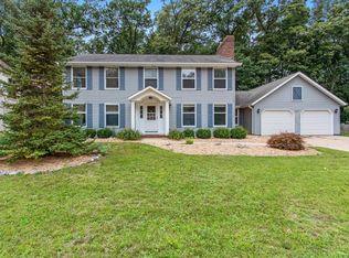 330 Traders Point Ln, Green Bay, WI 54302