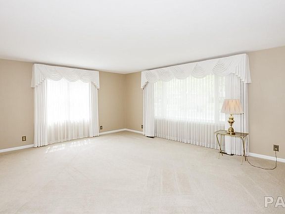2nd image of 3005 W Wardcliffe Dr
