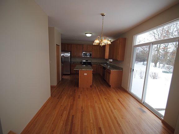 5th image of 310 Greenview Ln