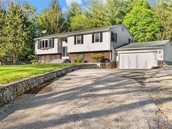 3rd image of 99 Hillcrest Dr