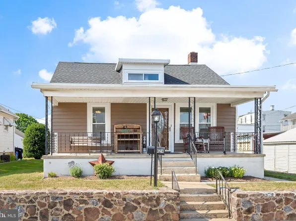 1429 Worth St, West York, PA 17404