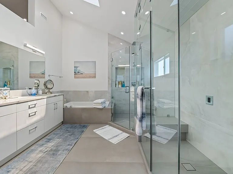 8221 Delgany Ave — Photo 9